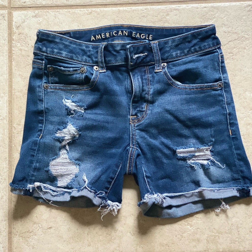 American Eagle size 2 distressed jean shorts